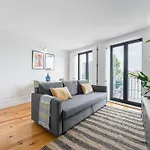 Sunshine Luxury House Urban Retreat Downtown アパート ポルト