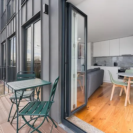 Sunshine Luxury House Urban Retreat Downtown